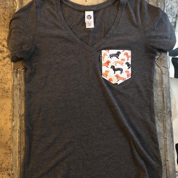 Puppy Pocket V-neck Tee - Picture 2 of 2